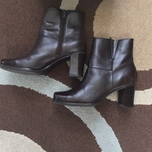 Bass brown, heeled boots, size 8